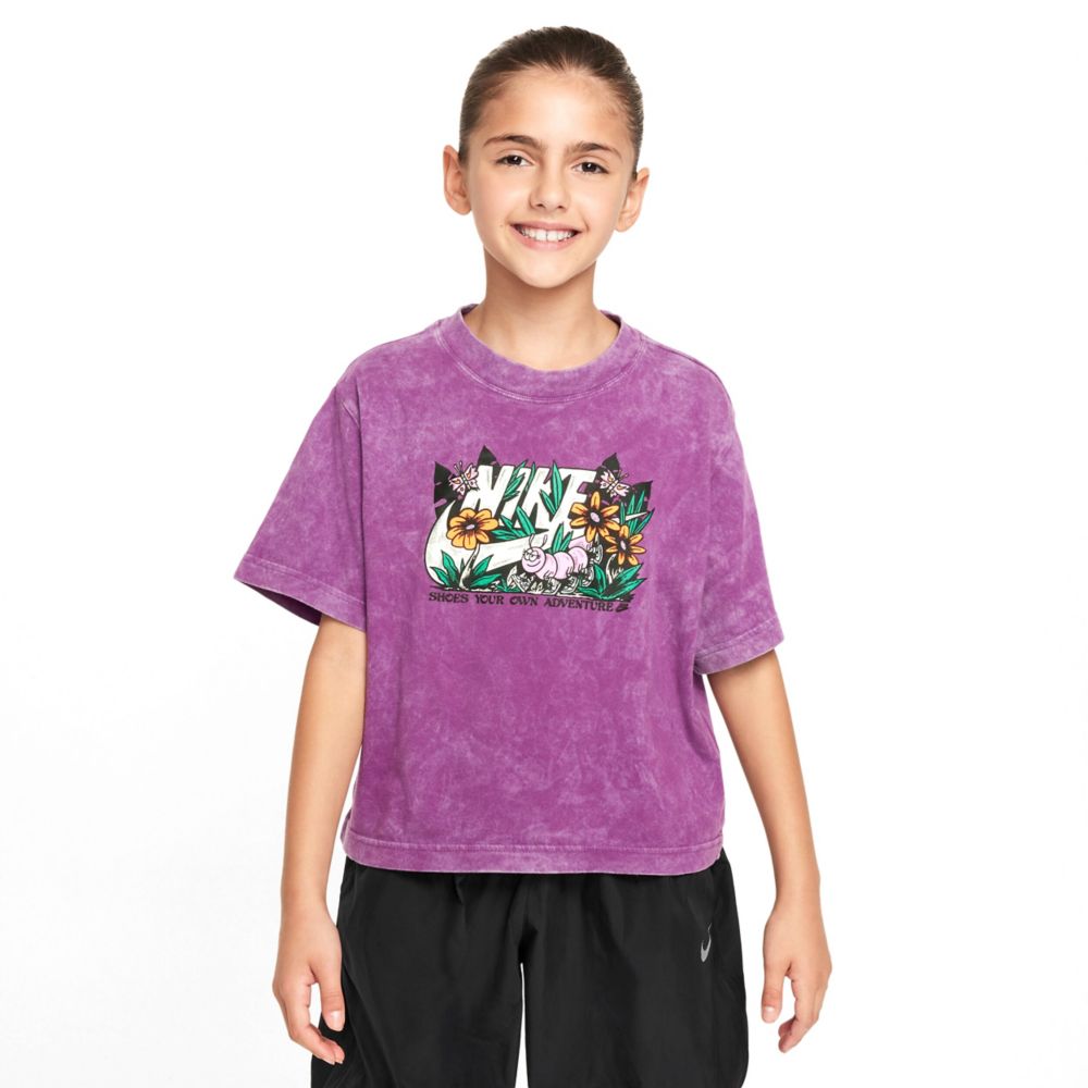 Sportswear T-Shirt (Big Kid)