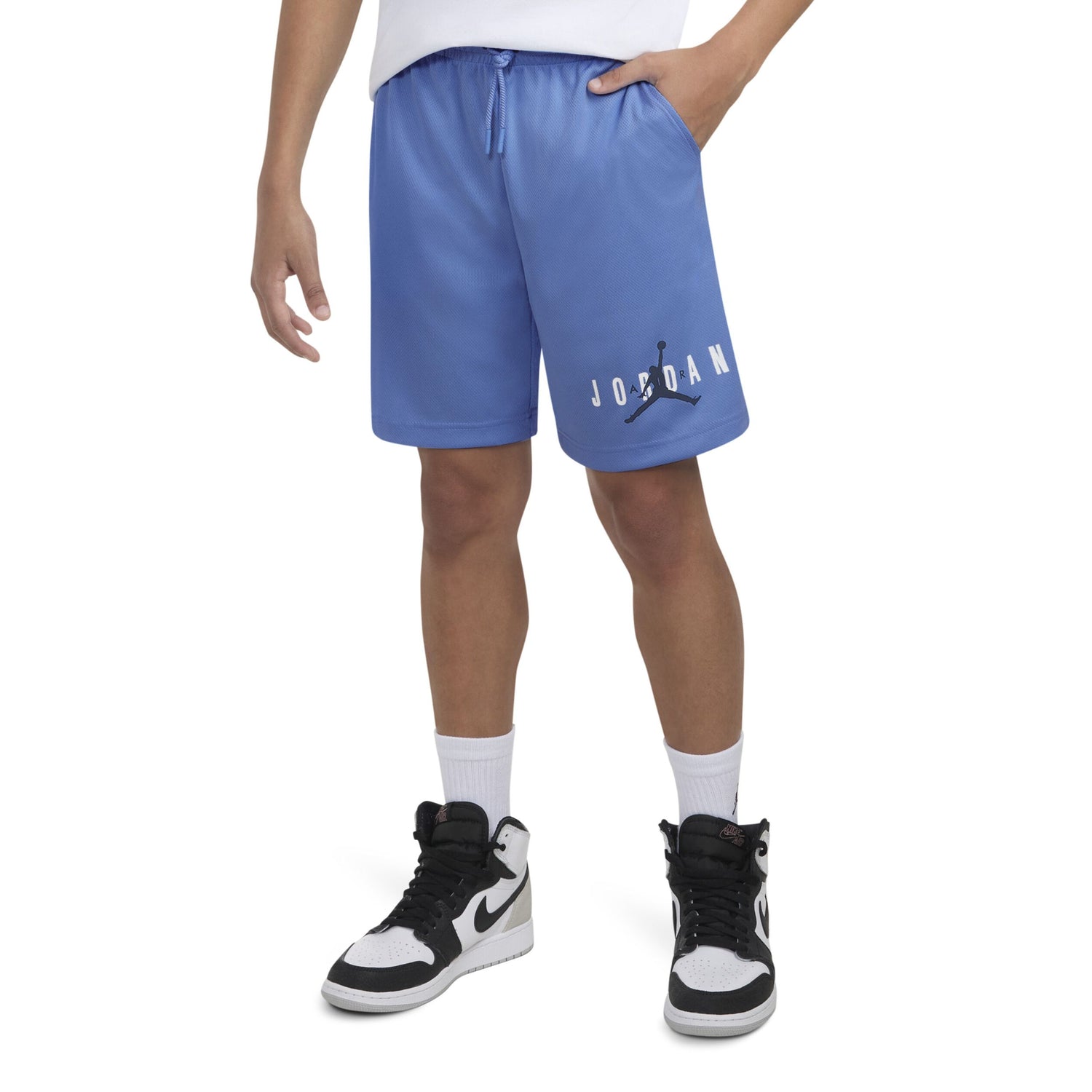 Essentials Graphic Mesh Shorts (Big Kid)